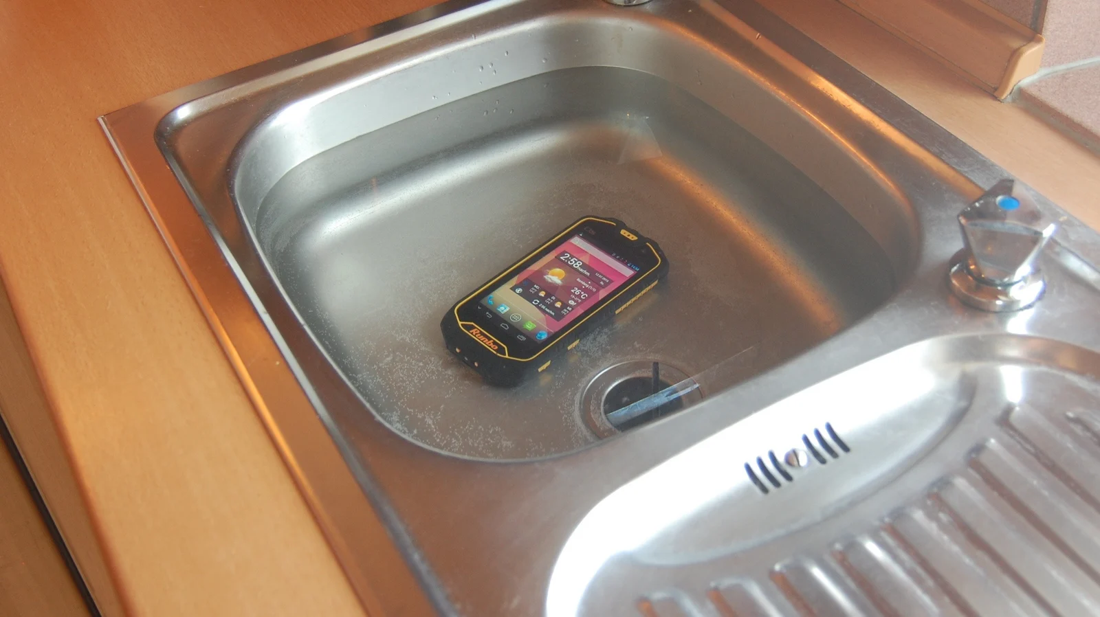 Runbo Q5S im Wasserbad