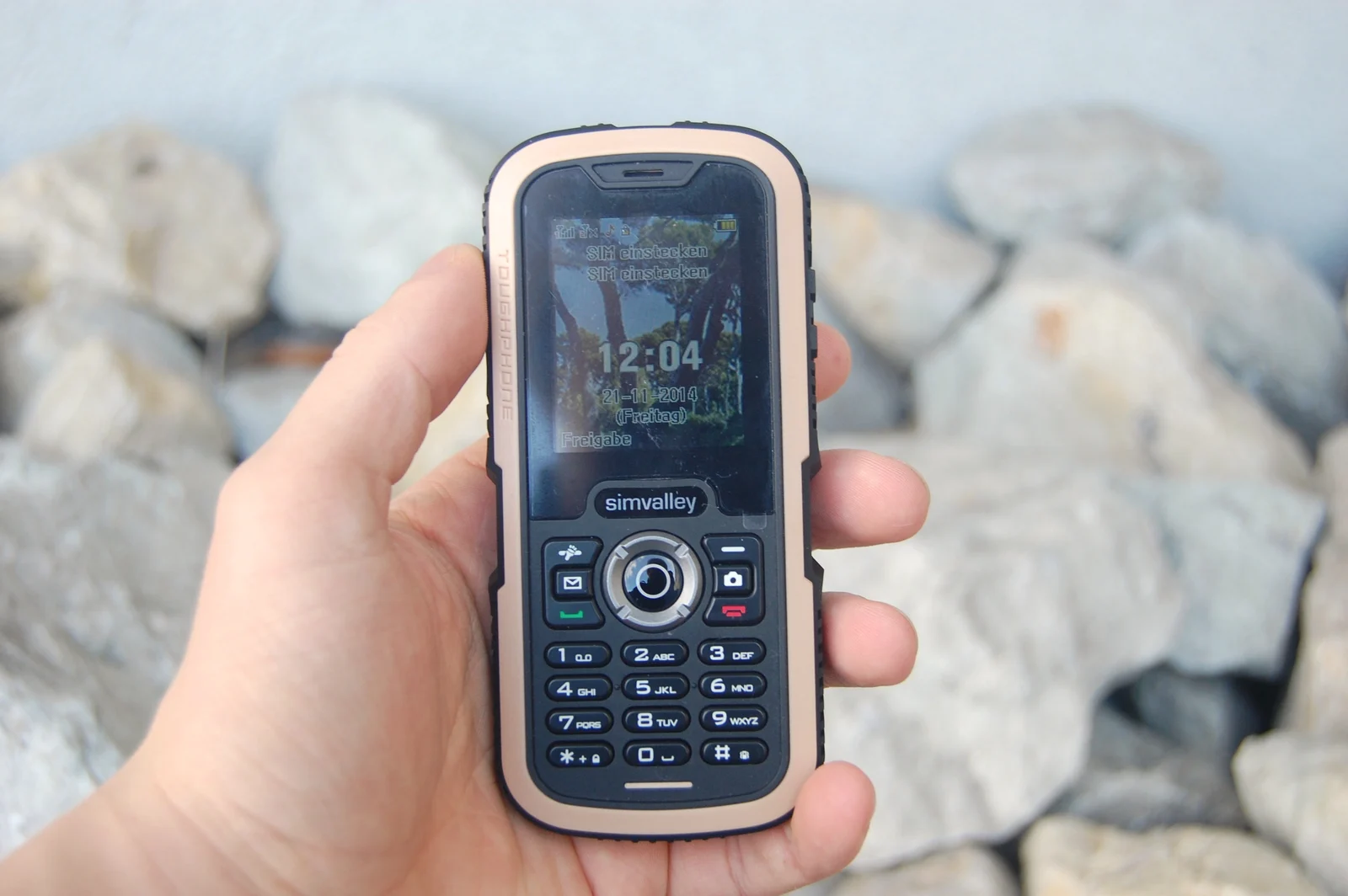 simvalley MOBILE XT-640 in der Hand