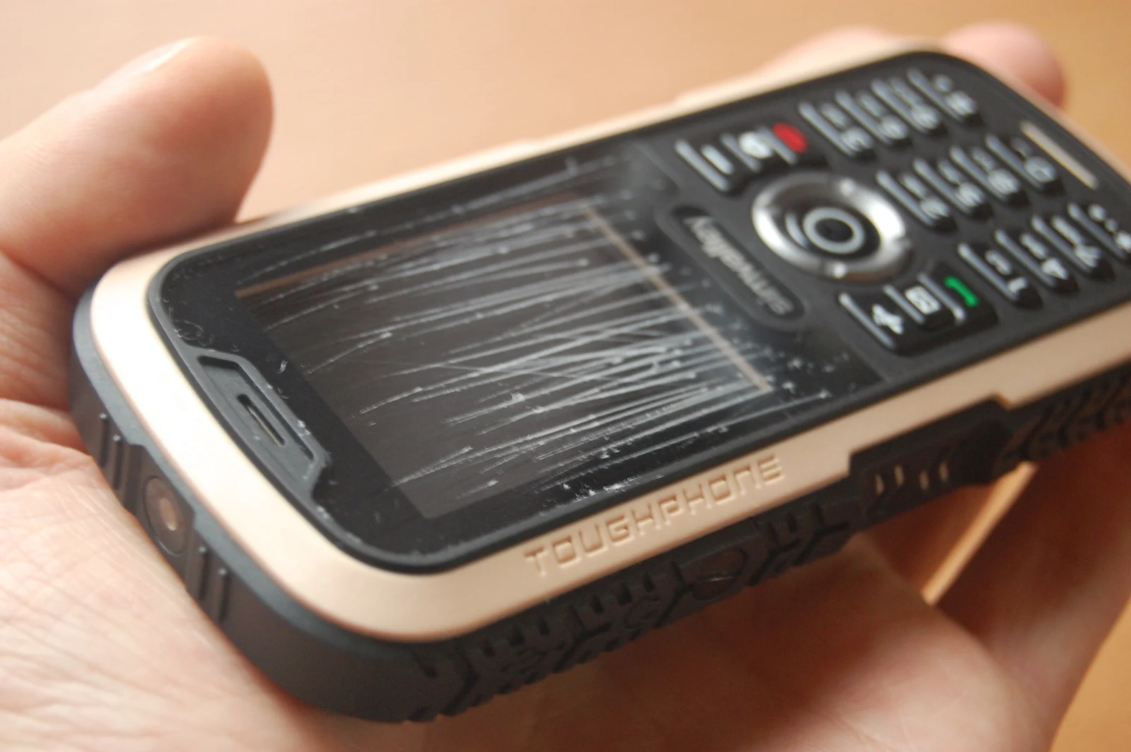 simvalley MOBILE XT-640 nach Sturztest